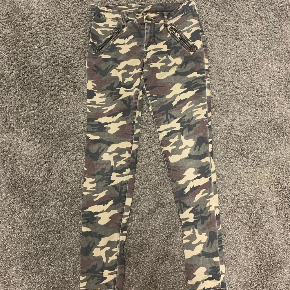 KUT from the cloth skinny camo pants